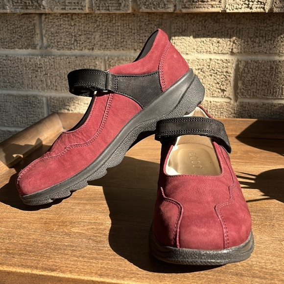 Ecco Girl’s Mary Janes Burgundy Shoes Size 30 - Picture 6 of 13